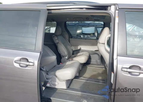 2015 Toyota Sienna Xle 8 Passenger from USA, damaged, VIN 5TDYK3DC8FS641034